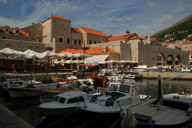 Restaurants and cafes along the small harbor