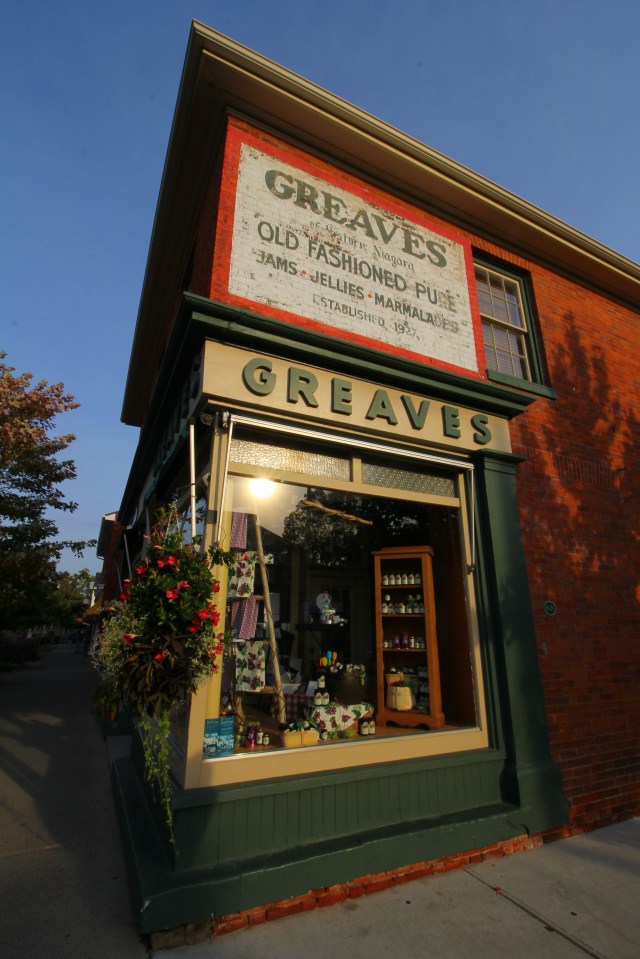 Our walking tour began with muffins and jam from Greaves, a local favorite. We also sampled olive oils, cheese, baked goods, fudge and more--I was stuffed!